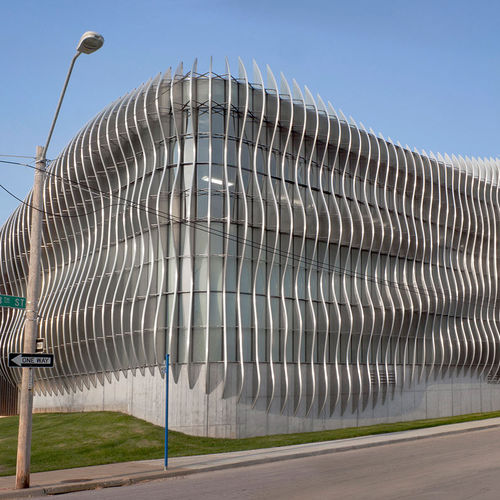 Bardage en panneaux - ZAHNER HEADQUARTERS - A. Zahner - en aluminium / en zinc / en inox