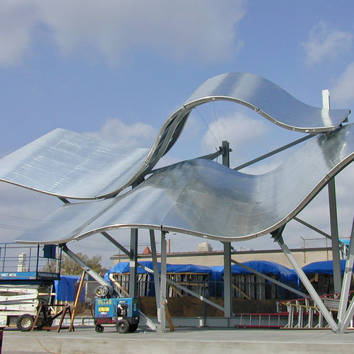 Auvent pour bâtiment tertiaire - GUGGENHEIM - A. Zahner - en métal / en aluminium / couverture en métal