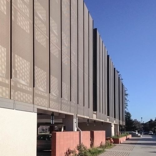 Brise-soleil en aluminium anodisé - HOOVER GARAGE - A. Zahner - pour façade / vertical / fixe