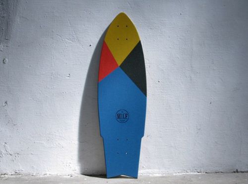 Mobilier de jeu - MILF SKATEBOARD TAILORS - Valchromat