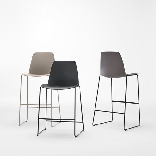 Chaise de bar contemporaine - UNNIA - INCLASS - d'intérieur / en plastique / avec piètement en acier