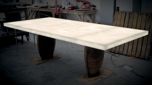 Table contemporaine - ANAÏTA - Atelier-alain-ellouz - en albâtre / avec piètement en bronze / rectangulaire