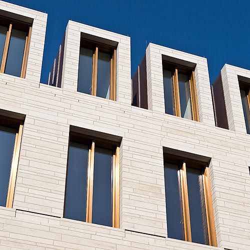 Fenêtre en aluminium -  L-BANK BADEN-WÜRTTEMBERG, KARLSRUHE - Schindler - battante