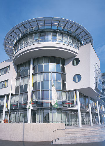 Mur-rideau en panneaux - HEAD OFFICE AOK, ASCHAFFENBURG - Schindler - en aluminium et en verre
