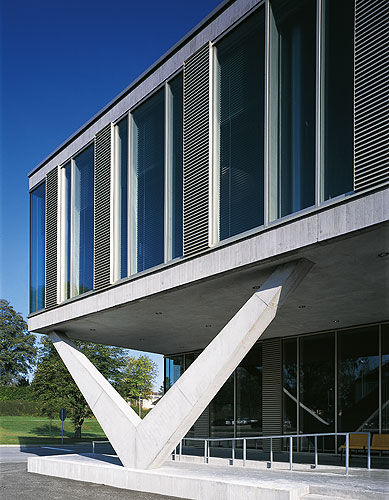 Façade ventilée en verre -  BARRACKS FOCH, CERCLE MESS ST. MAURICE, DONAUESCHINGEN - Schindler