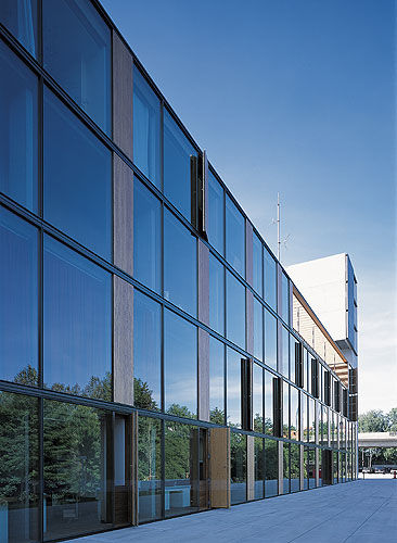 Mur-rideau en panneaux -  MAIN FIRE STATION, FREISING - Schindler - en verre