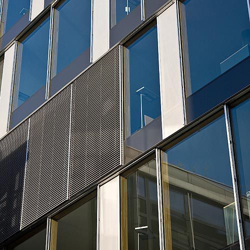 Brise-soleil en aluminium - TECHNOLOGY CENTRE SIKA, ZURICH/SWITZERLAND - Schindler - pour façade