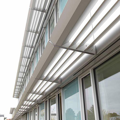 Brise-soleil en aluminium - STAUFERKLINIKUM, MUTLANGEN - Schindler - pour façade / horizontal
