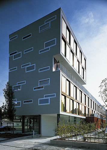 Bardage en panneaux - RESIDENTIAL AND COMMERCIAL BUILDING, WESTENDSTRAßE, MUNICH - Schindler - en bois / rainuré