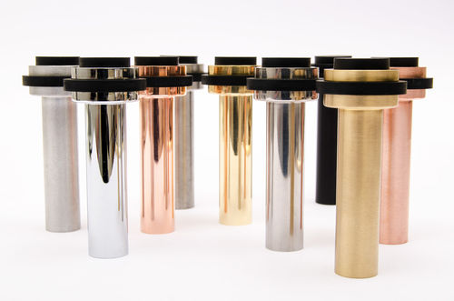 Anti-claque-porte en laiton brossé - DOT - B&B Sweden, Bäccman & Berglund Sweden - en aluminium / en acier inoxydable brossé / en acier inoxydable poli