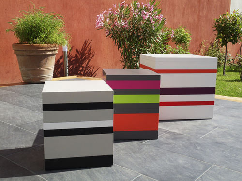 Coffre contemporain - PIED-MONTÉ - Les Pieds sur la Table ® - en bois laqué / sur mesure