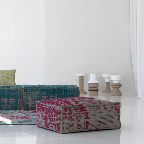Ottoman contemporain - CANEVAS - GAN RUGS - en laine / en feutre / carré