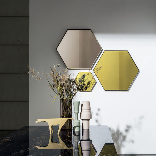 Miroir mural - VISUAL - Sovet Italia - pour espace public / contemporain / hexagonal