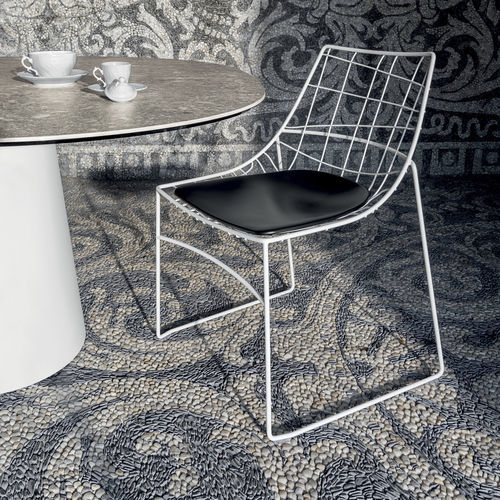 Chaise contemporaine - KEYAH - Sovet Italia - d'extérieur / en métal laqué / luge