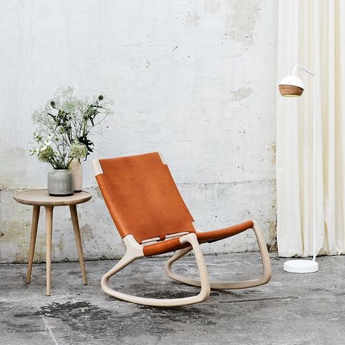 Chauffeuse contemporaine - ROCKER - Mater Design - en cuir / en chêne / écolabel FSC