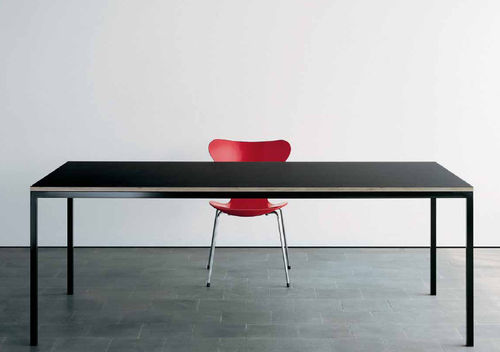 Table contemporaine - Lehni - en bouleau / rectangulaire