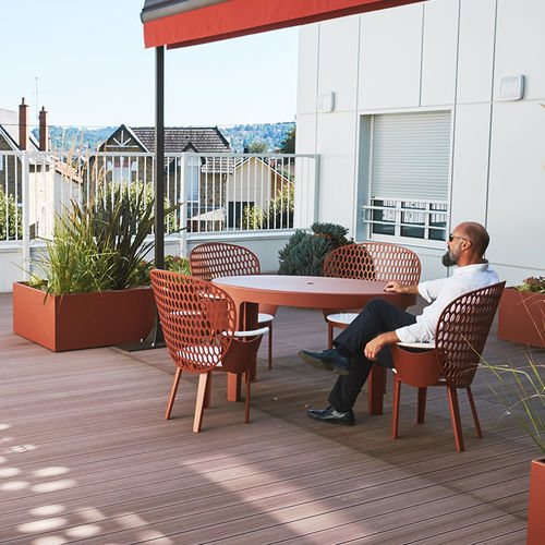 Table contemporaine - BRIVE - TF URBAN - en aluminium / avec piètement en aluminium / ovale