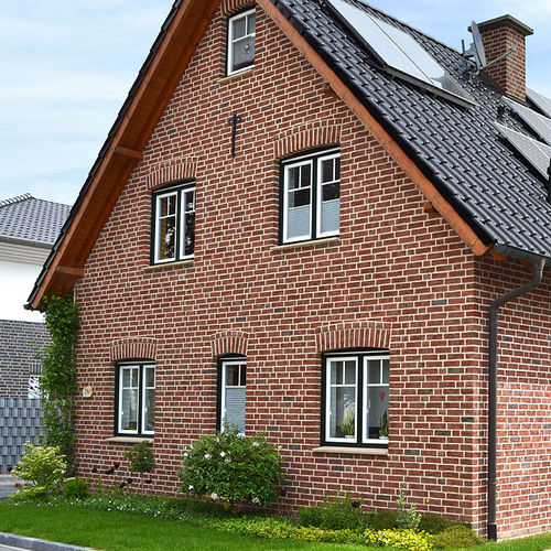 Brique pour façade - FORMBACK - Röben - pleine / isolante / à relief