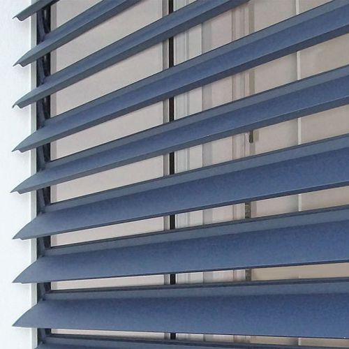 Volet à lames - isamserramenti - à lames / en bois / pour fenêtre
