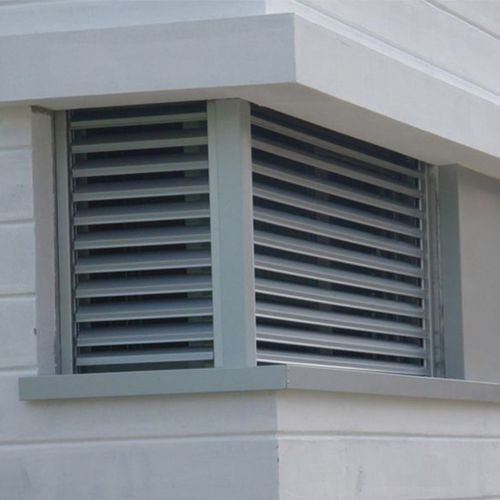 Brise-soleil en aluminium - isamserramenti - pour façade / pour fenêtre