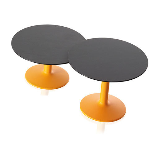 Table basse contemporaine - COPA - MOBLIBERICA - en verre / en métal / avec piètement en métal peint
