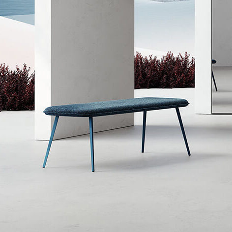 Banquette contemporaine - KEDUA  - MOBLIBERICA - en tissu / avec piètement en métal / tapissée