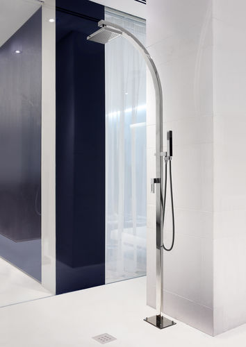 Douche d'extérieur en acier inoxydable - ARKO SHOWER: Q53.ME - Fontealta