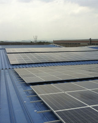 Système de montage pour toiture en tôle ondulée - 1 - Jinko solar - sur toiture / solaire / pour applications photovoltaïques