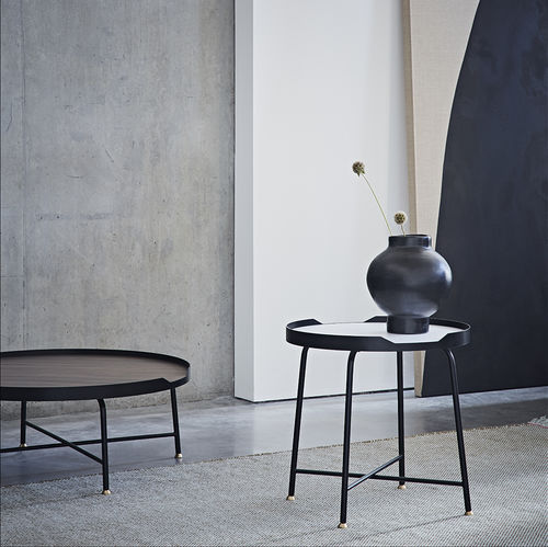 Table d'appoint contemporaine - MONTY - Dare Studio - en chêne / en noyer américain / en laiton