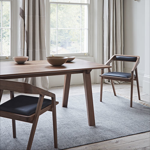 Table à manger contemporaine - NORTON - Dare Studio - en noyer américain / en chêne naturel / avec piètement en noyer américain