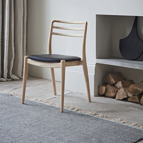 Chaise contemporaine - TOR - Dare Studio - d'intérieur / en tissu / avec piètement en bois massif