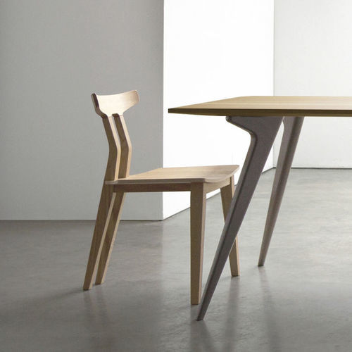 Chaise de salle à manger contemporaine - SPLINE - Dare Studio - d'intérieur / en bois / avec piètement en bois massif