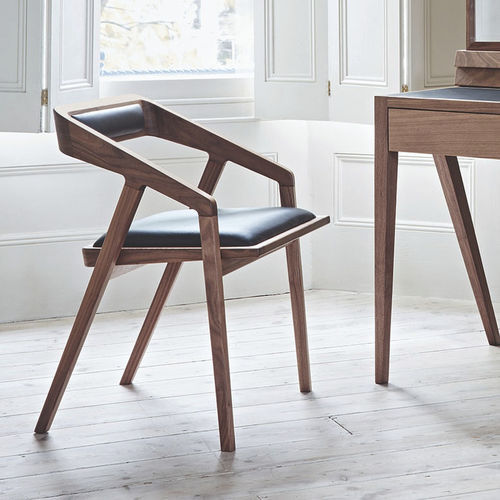 Chaise contemporaine - KATAKANA - Dare Studio - d'intérieur / en cuir / en tissu