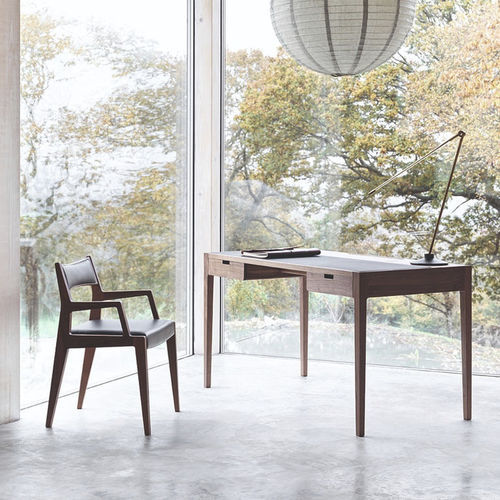 Bureau sur pied - HUXLEY - Dare Studio - contemporain / en cuir / noir