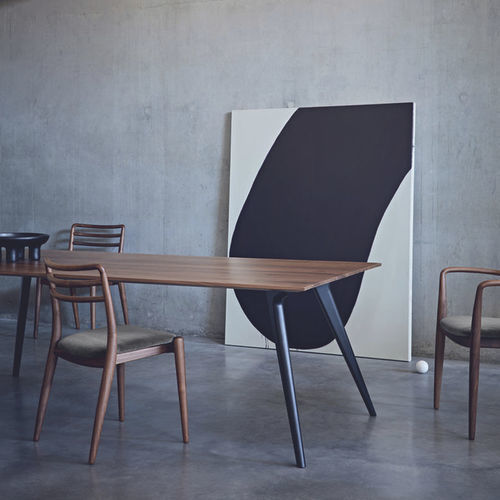 Table à manger contemporaine - WALDRON - Dare Studio - en chêne / en noyer / en acier