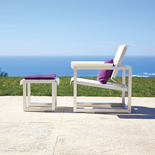 Fauteuil contemporain - WEST COAST - SACHI - Premium Outdoor Furniture - en Sunbrella® / en aluminium / avec repose-pieds