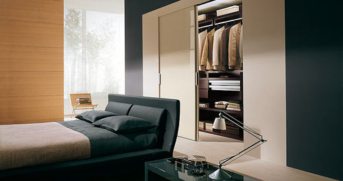 Armoire contemporaine - SPAZIO CAB  - Homes - en bois / à porte coulissante