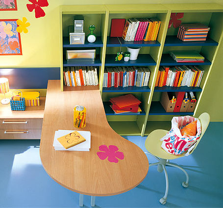 Bureau contemporain - NARDI - Homes - en bois / avec étagère / pour enfant