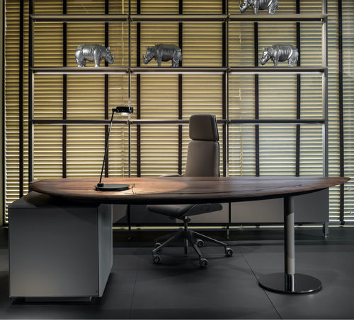 Bureau sur pied - S100 - YOMEI - contemporain / en bois / droit