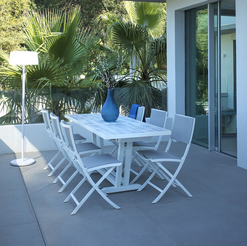 Chaise de jardin contemporaine - AMAKA - LES JARDINS - d'extérieur / en PVC / avec piètement en aluminium