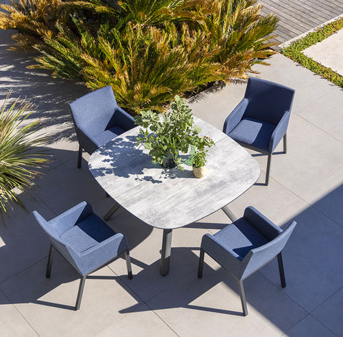 Table contemporaine - SAGAMORE  - LES JARDINS - en HPL / en beton ciré / avec piètement en aluminium