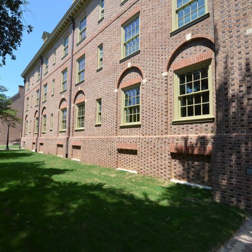 Fenêtre en bois - WILLIAM AND MARY COLLEGE - Accsys Technologies - en verre / en aluminium / fixe