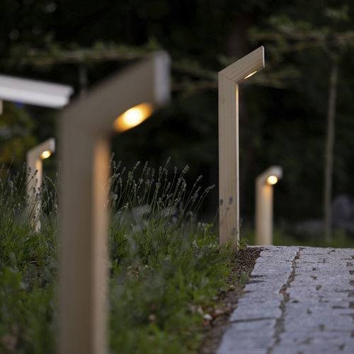 Lampadaire de jardin - PRIVATE RESIDENCE, NETHERLANDS - Accsys Technologies - contemporain / en bois / à LED