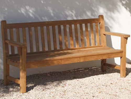 Banc contemporain - London - Barlow Tyrie - en teck / avec dossier / avec accoudoirs