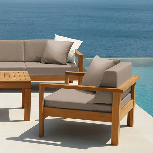 Fauteuil contemporain - Linear - Barlow Tyrie - en Sunbrella® / en teck / avec coussin amovible