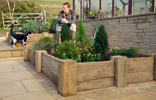 Bordure de jardin - WOODSTONE  - Marshalls plc  - en béton / en hauteur