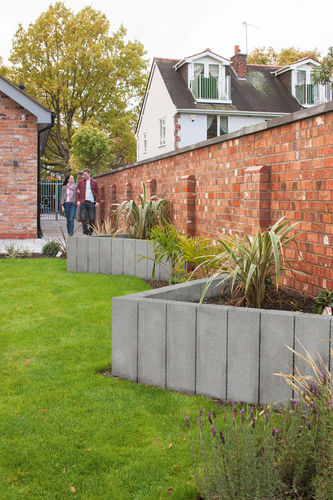 Bordure de jardin - ARGENT PALISADES - Marshalls plc  - en béton / verticale