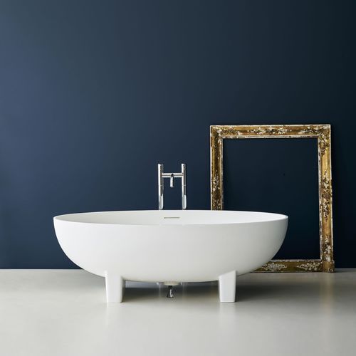 Baignoire ovale - LACRIMA - Clearwater Baths - sur pieds / en composite / blanche
