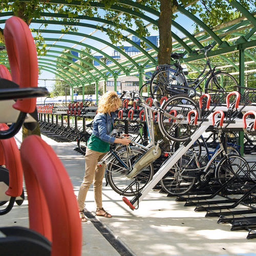 Range-vélo mural - EASYLIFT+ - VelopA - pour espace public / en acier galvanisé / professionnel