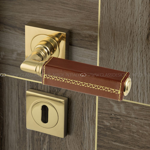 Poignée pour porte - Cube Cuoio - GLASS DESIGN Srl - en laiton / en cuir / contemporaine